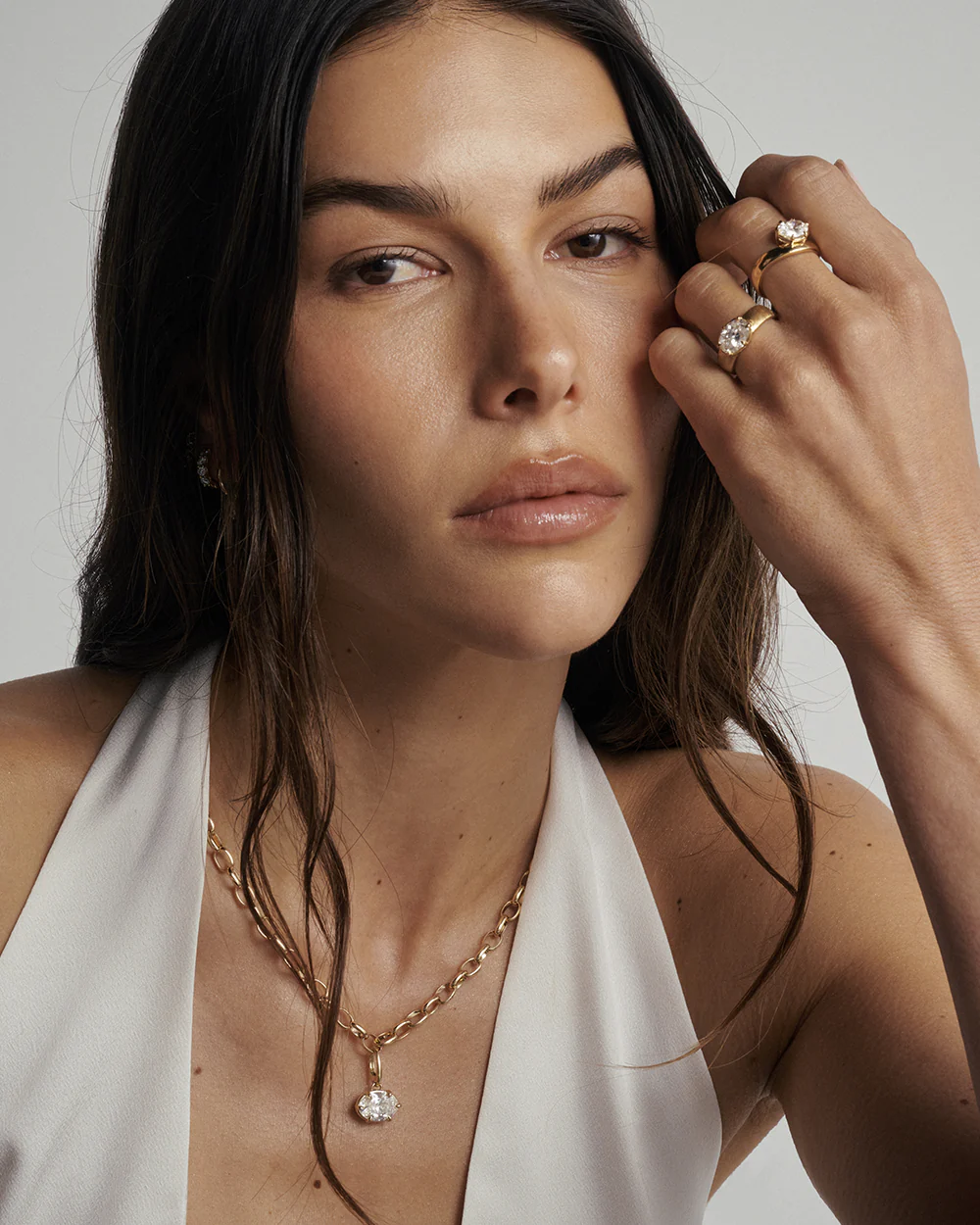 Alba 2.02ct East West Oval Diamond Ring - Image 6